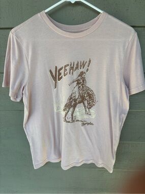 Wrangler Light Pink 'Yeehaw!' Short Sleeve Graphic Tee Medium